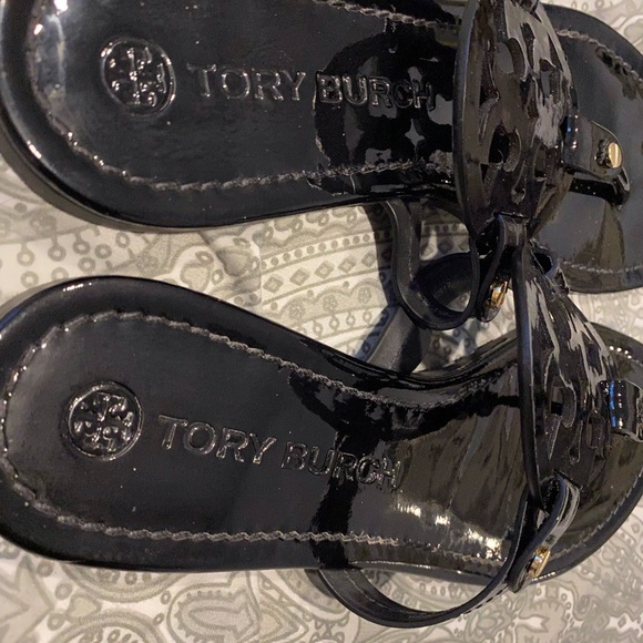 [SOLD] Tory Burch Black Patent Leather Miller Sandals 9.5 - Picture 5 of 10